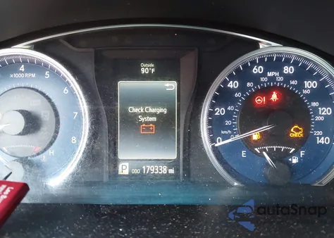 2017 Toyota Camry Le z USA, uszkodzony, nr VIN 4T1BF1FK7HU616140